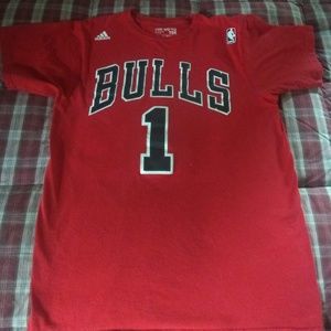 Chicago Bulls T shirt - #1 Rose- Medium
